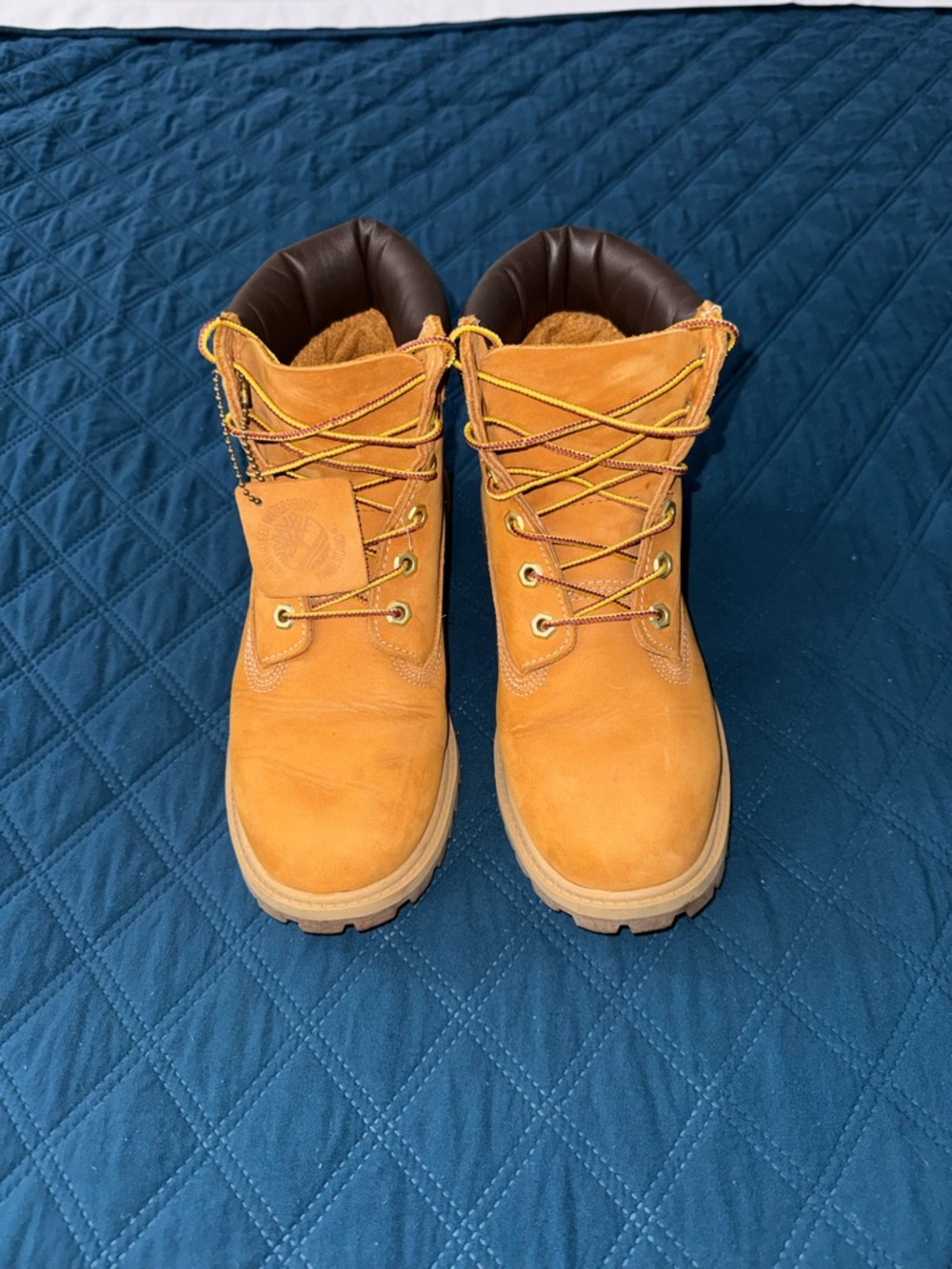 Timberland 6” Premium Wheat Boots – Men’s 5.5 / Women’s 7.5
